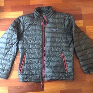 Men’s Patagonia Down Jacket (Medium)